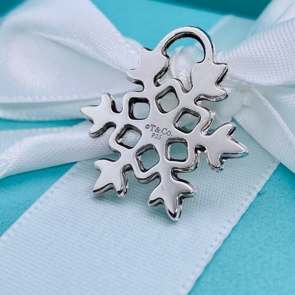 Tiffany & Co. Sterling Silver Snowflake Charm Retired with box - Picture 7 of 10